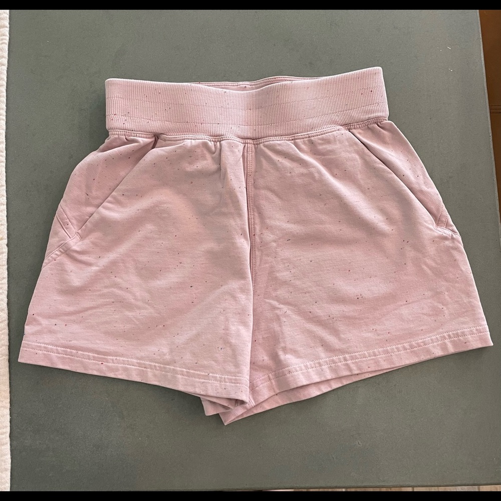 RARE Lululemon MINK BERRY 🍓 LA Sweat Shorts 4